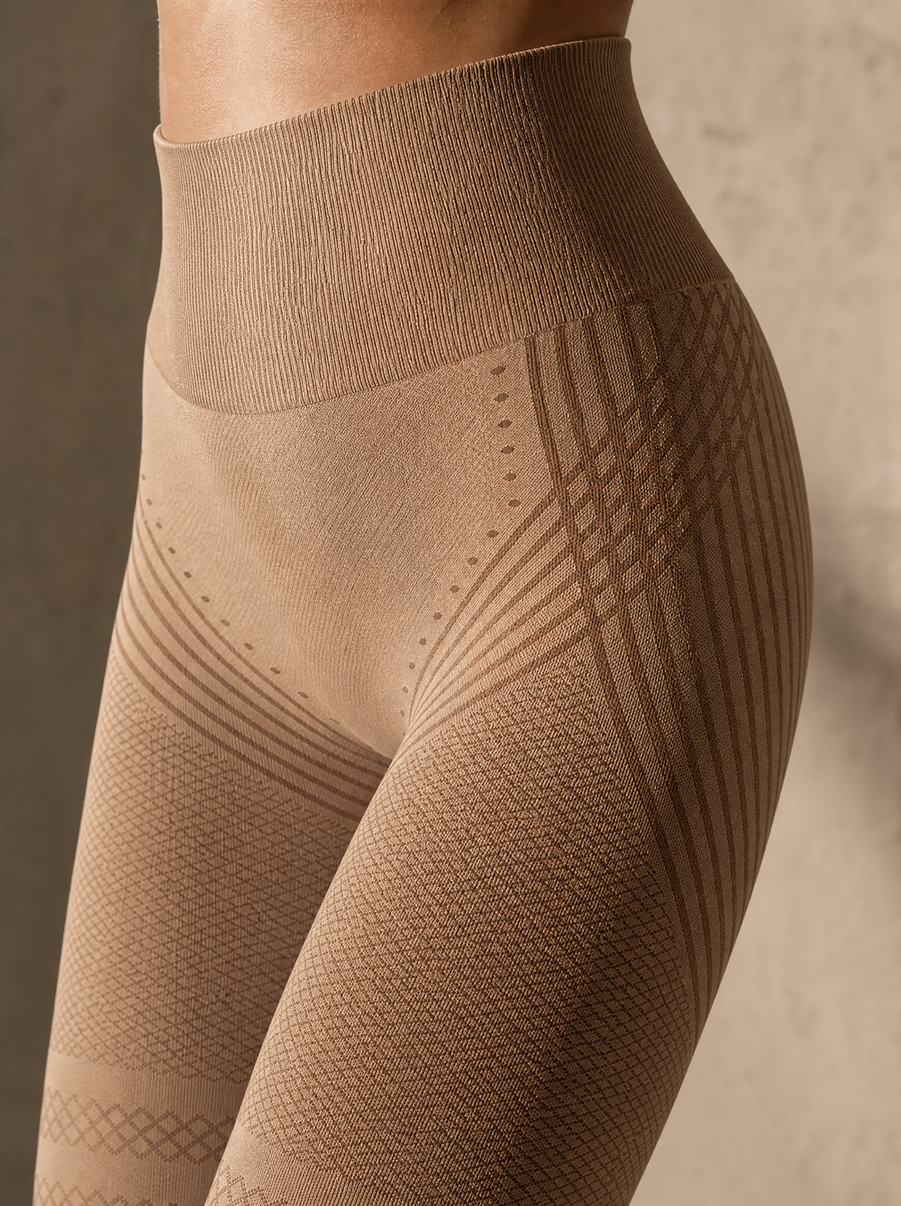 Contoura Leggings in Teal — knit texture detail