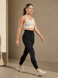 Contoura Leggings in Black — movement